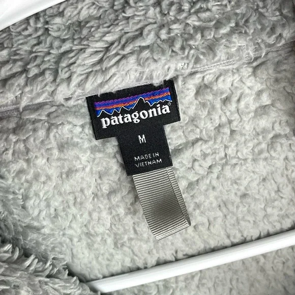 Patagonia Woman’s Fuzzy Sweater Size Medium - Picture 4 of 5